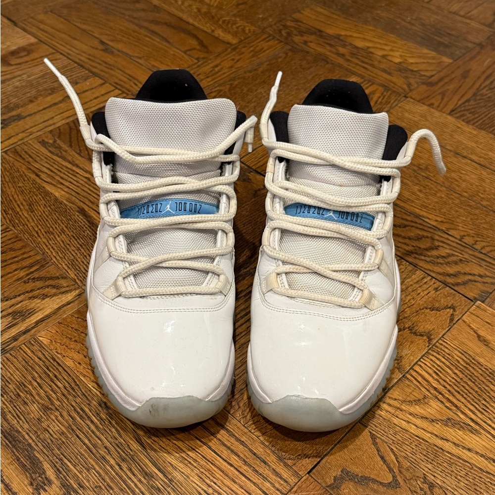 Jordan 11 Retro Low Legend Blue